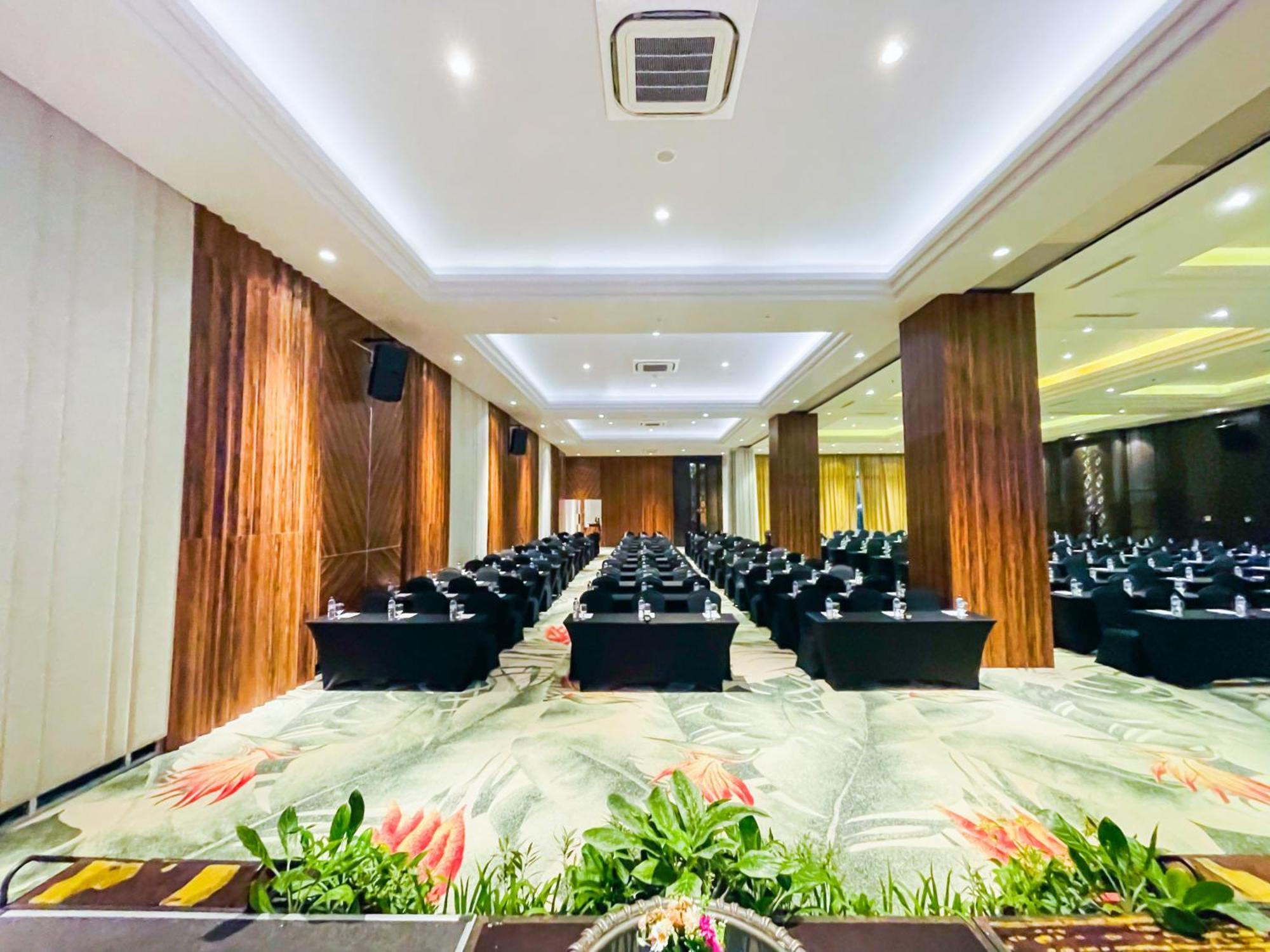 Lombok Astoria Hotel Mataram Zewnętrze zdjęcie