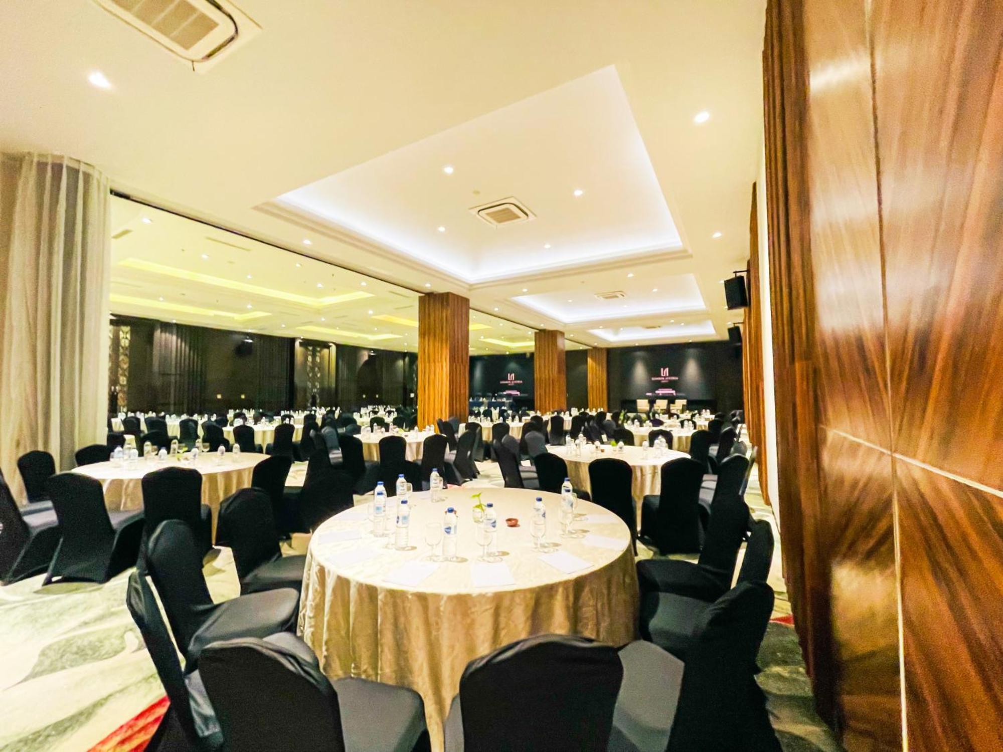 Lombok Astoria Hotel Mataram Zewnętrze zdjęcie