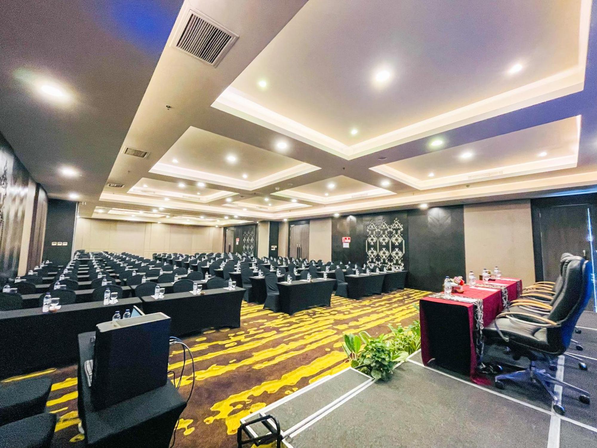 Lombok Astoria Hotel Mataram Zewnętrze zdjęcie
