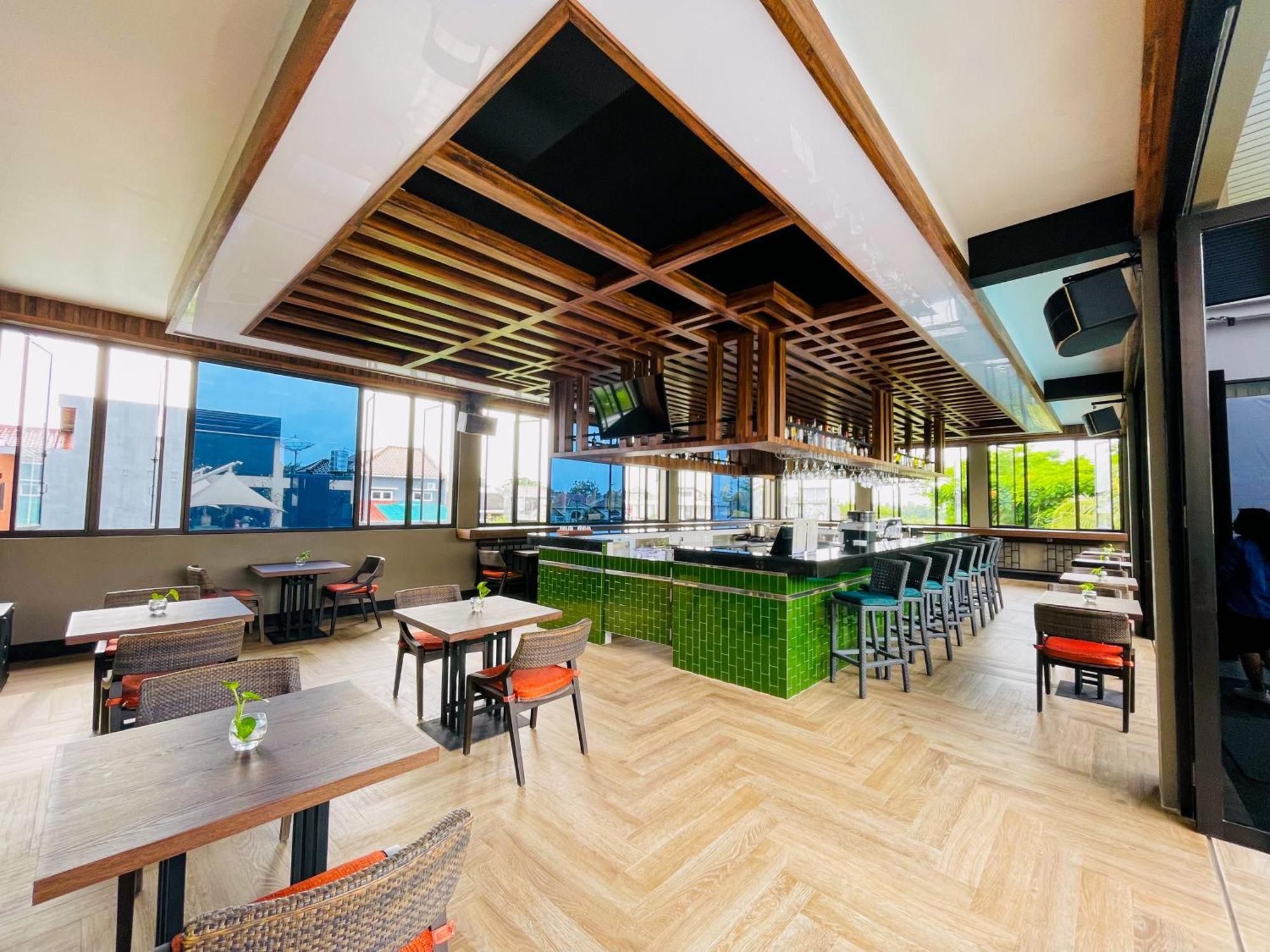 Lombok Astoria Hotel Mataram Zewnętrze zdjęcie