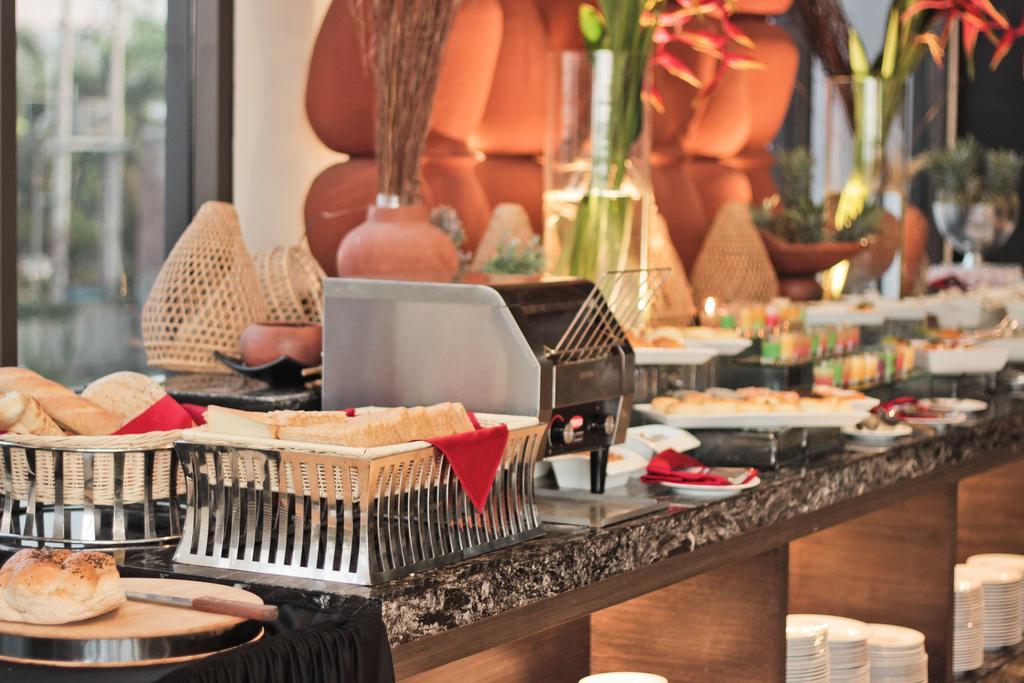 Lombok Astoria Hotel Mataram Zewnętrze zdjęcie
