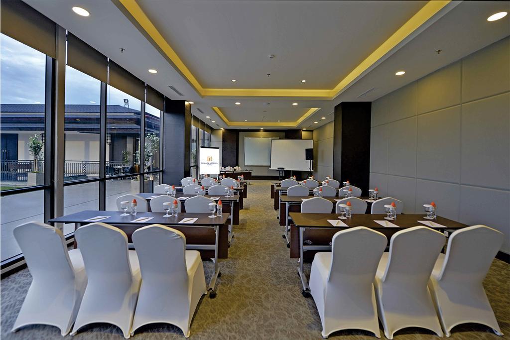 Lombok Astoria Hotel Mataram Zewnętrze zdjęcie